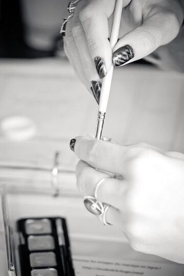 Une cérémonie laïque aux teintes de rouge Une cérémonie laïque aux teintes de rouge