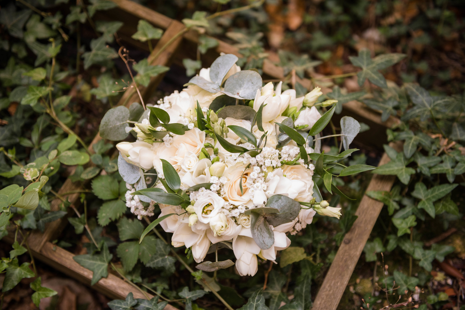 Bouquet mariée ton naturel, blanc et vert végétal