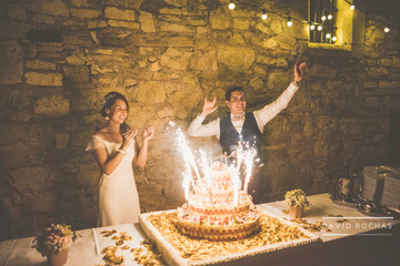 présentation du gâteau de mariage