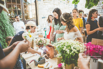 animation de mariage avec des fleurs