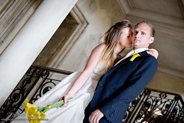 Un mariage franco-ukrainien rétro-chic aux couleurs dorées 