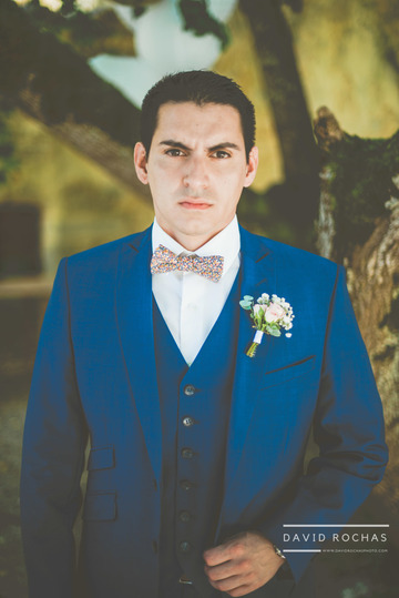 costume bleu du marié