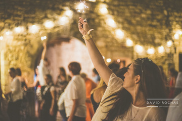 déco de mariage avec guirlandes lumineuses