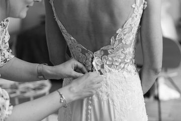 attache robe de mariée 