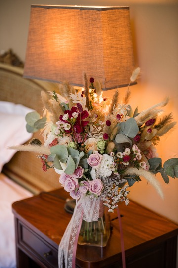 Bouquet de fleurs naturelles et fleurs séchées