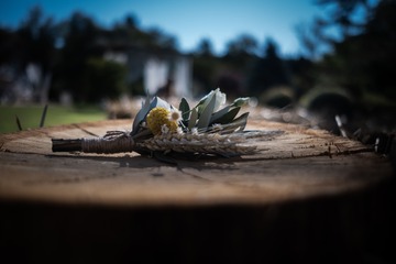 Boutonnière champêtre marié