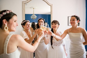 Champagne pendant les préparatifs de la mariée