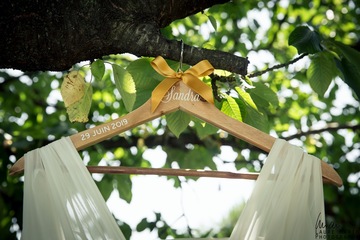 Cintres personnalisés robe mariée