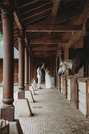 Passion équitation, mariage sur mesure dans un centre équestre