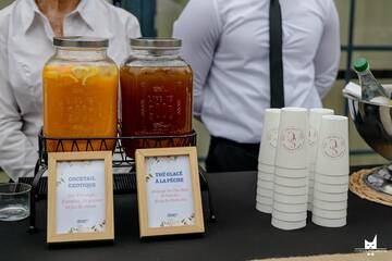 Fontaines thé glacé et verres Ecocup personnalisés