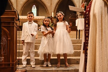 Enfants des mariés à l'église