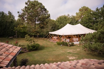 mariage chez soi avec montage chapiteau