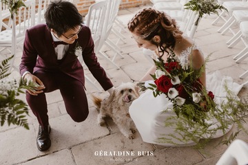 Mariés et leurs chien