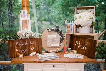 Table livre d'or et urne mariage