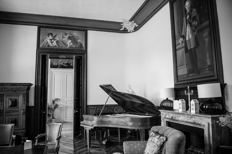 salle avec piano