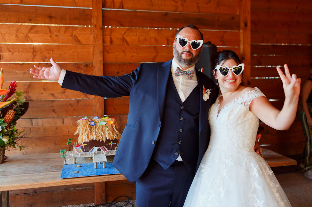 mariés avec lunettes forme coeur