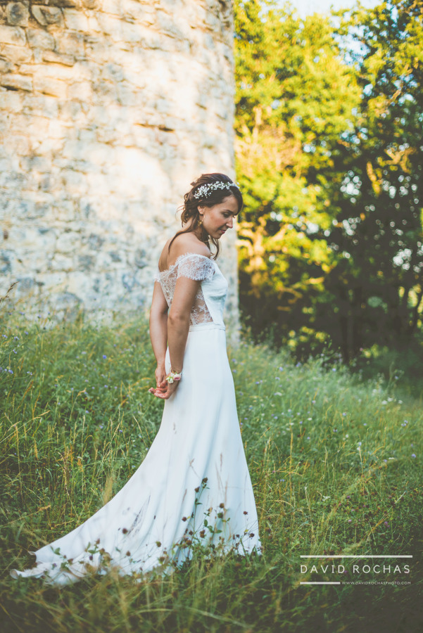 photo de la mariée dans l’herbe