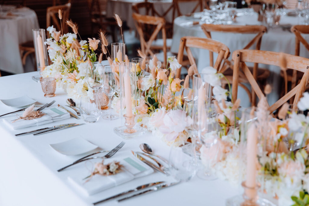 bougie et centre de table fleuries