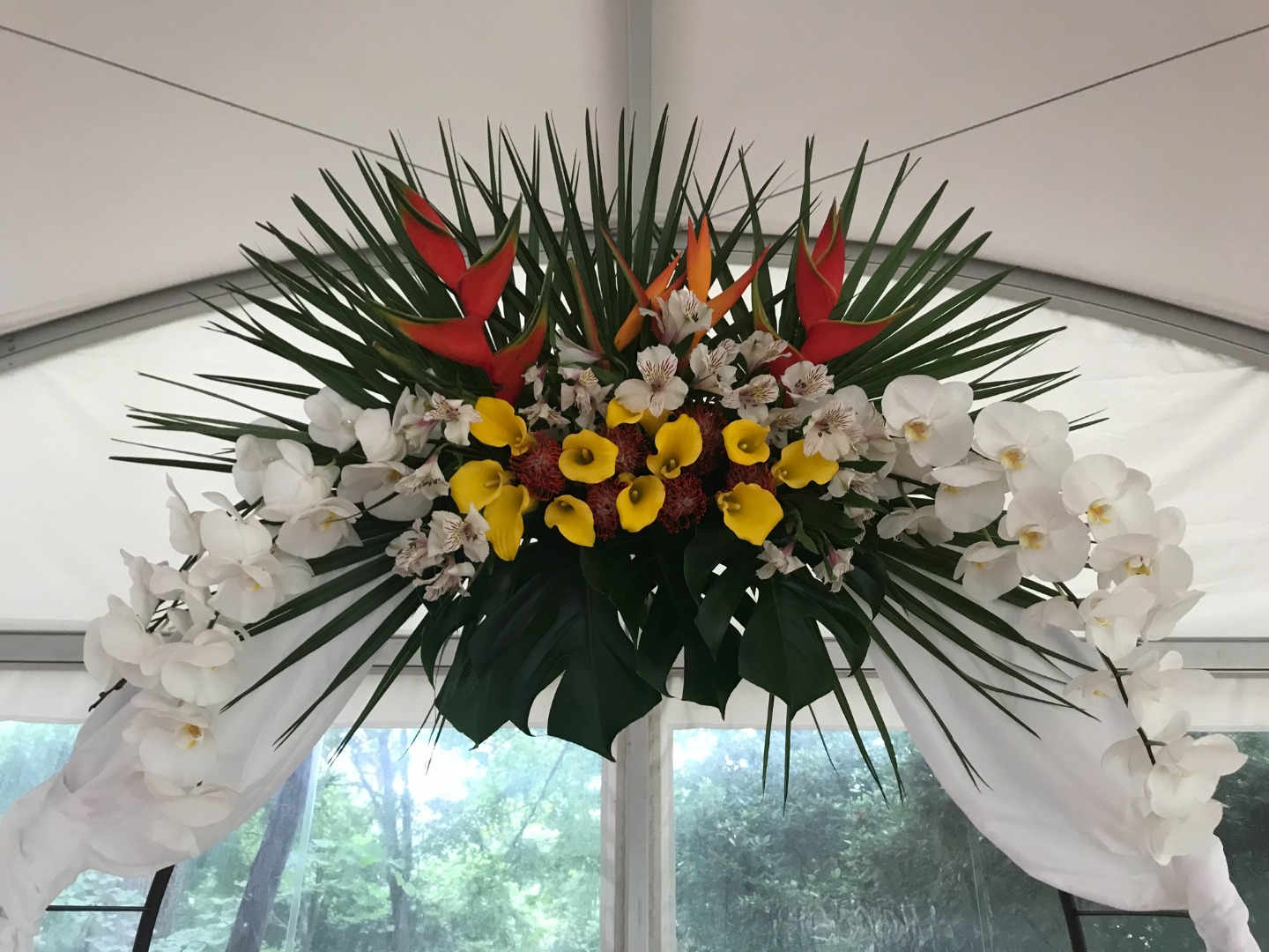 Arche exotique fleeurie La Dolce Vita Organisation Mariage Toulouse.JPG