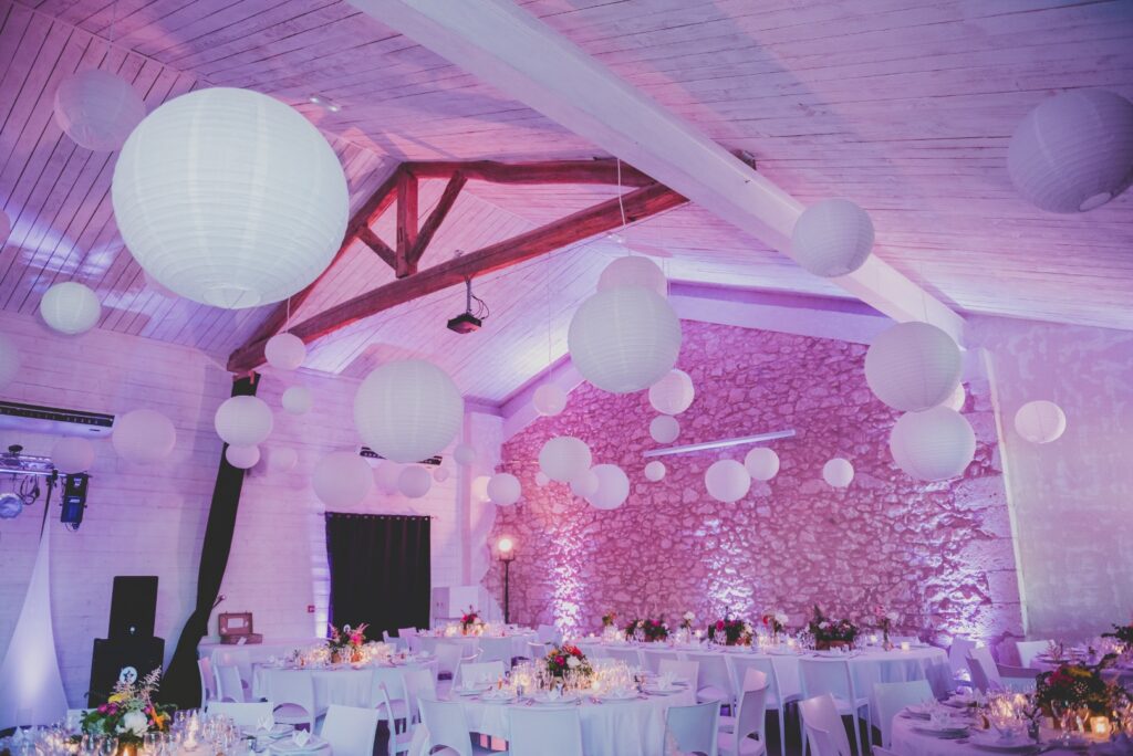 Cubes lumineux et voiles d’ombrage La Dolce Vita Organisation de Mariages Toulouse