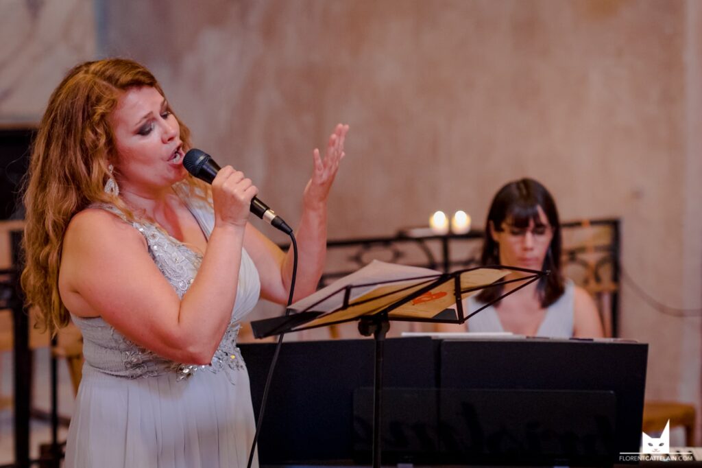 Chanteuse église Carine Dos Santos