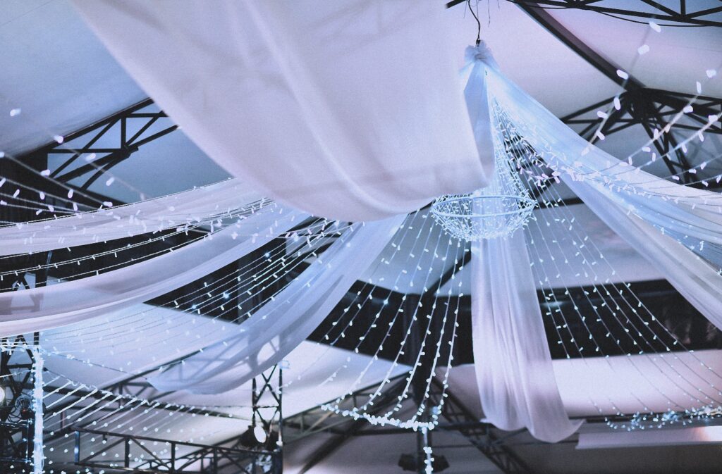 Cubes et arbres lumineux La Dolce Vita Organisation de Mariages Toulouse