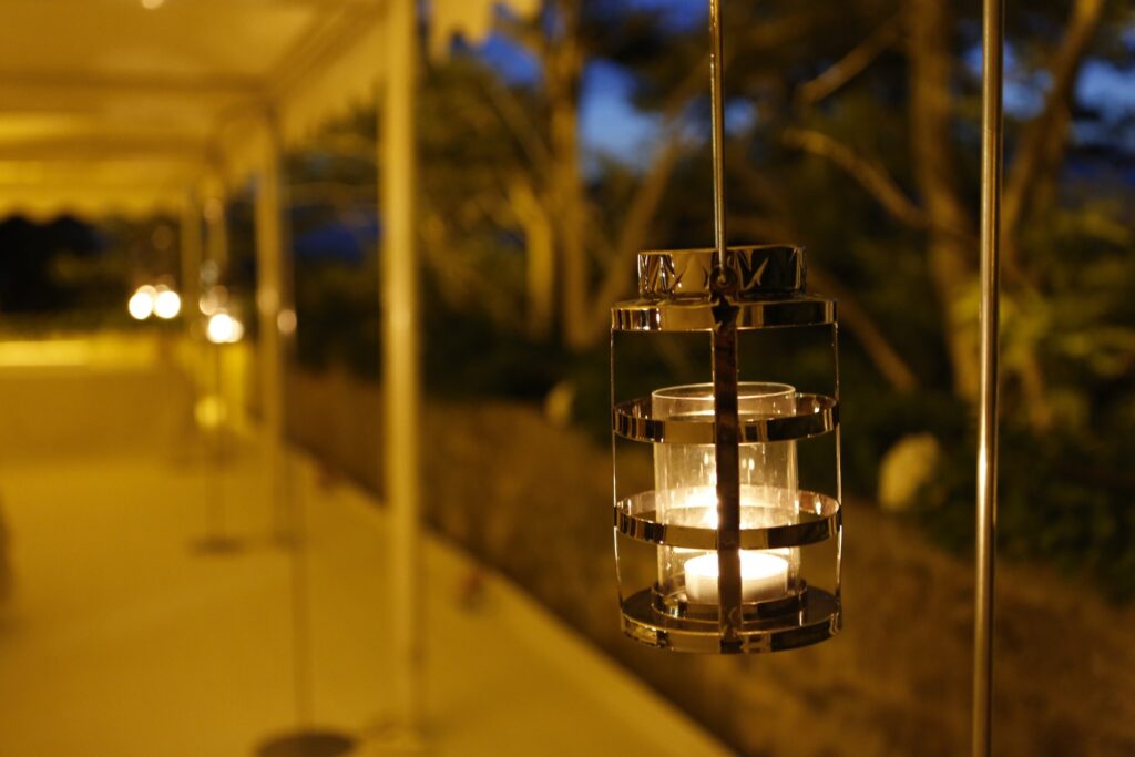 Décoration lanterne rustique mariage Occitanie La Dolce Vita.JPG