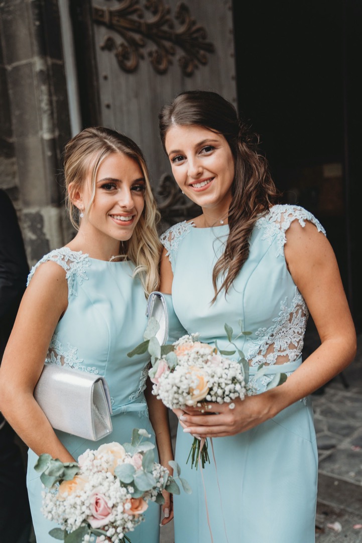 La Dolce Vita | demoiselles d’honneur même tenue et bouquet