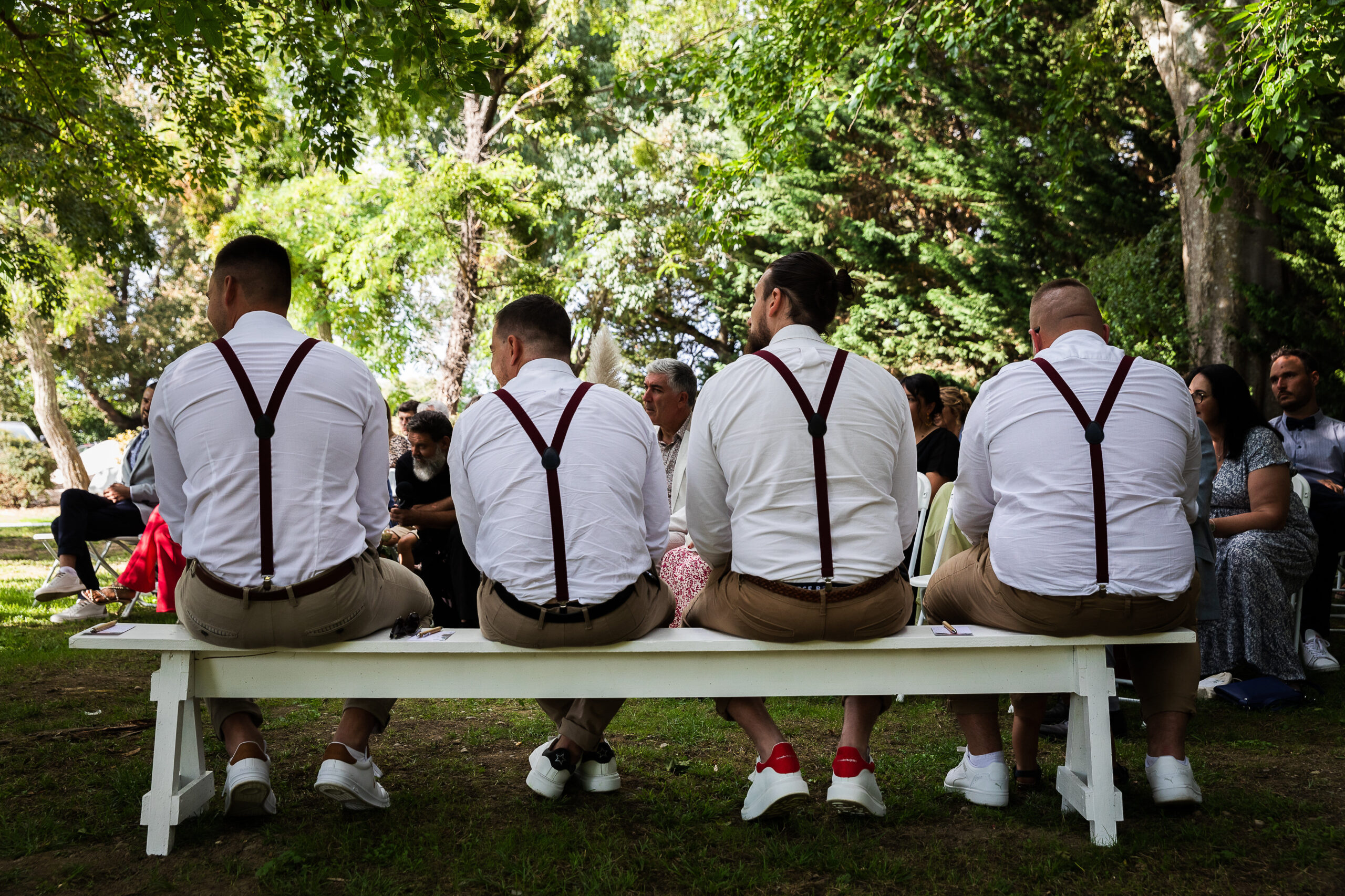 Garçons d’honneur à bretelles