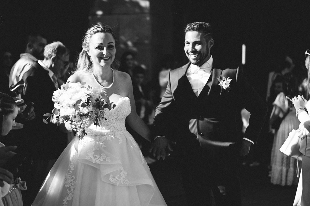 Sortie des mariés de la mairie