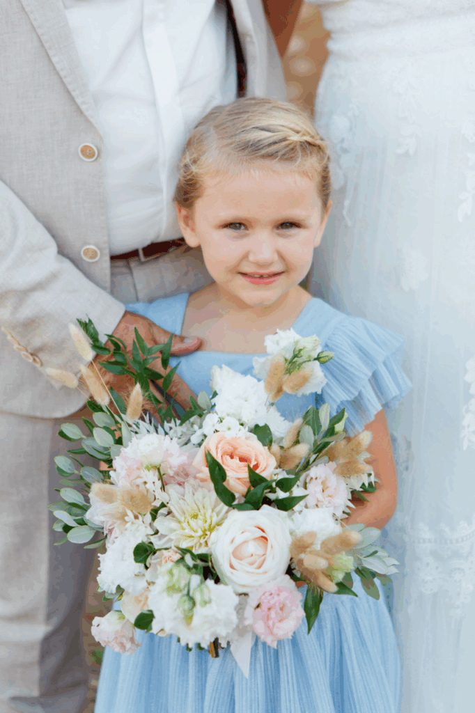 fillette et le bouquet
