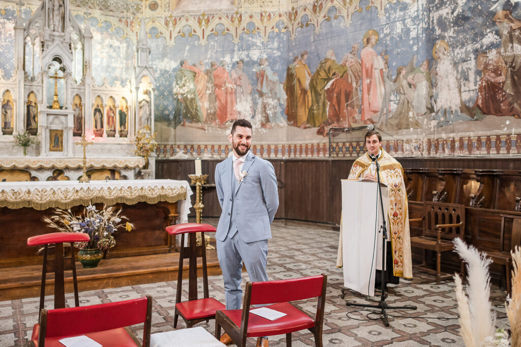 Marié attend sa femme