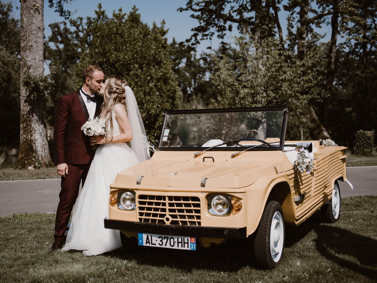 meharie-jaune-originale-mariage-la-dolce-vita-organisation-occitane