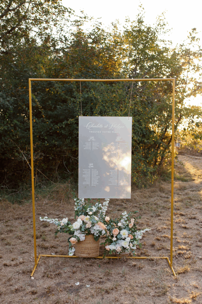 Plan de table plexi suspendu