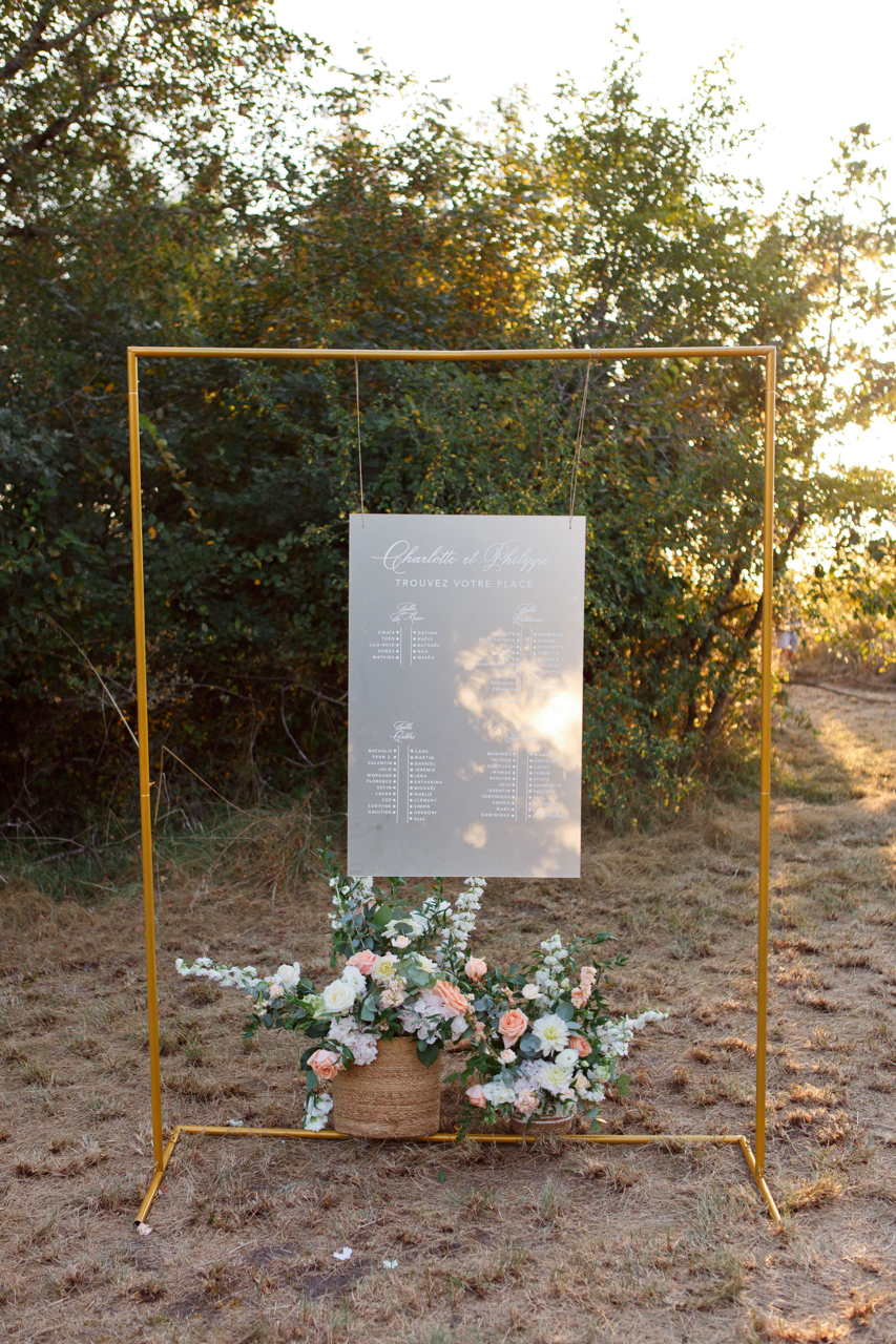 Plan de table plexi suspendu