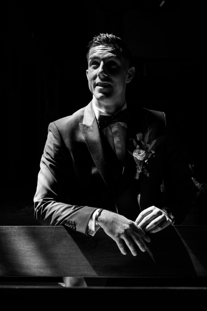 Prière du marié à l’église