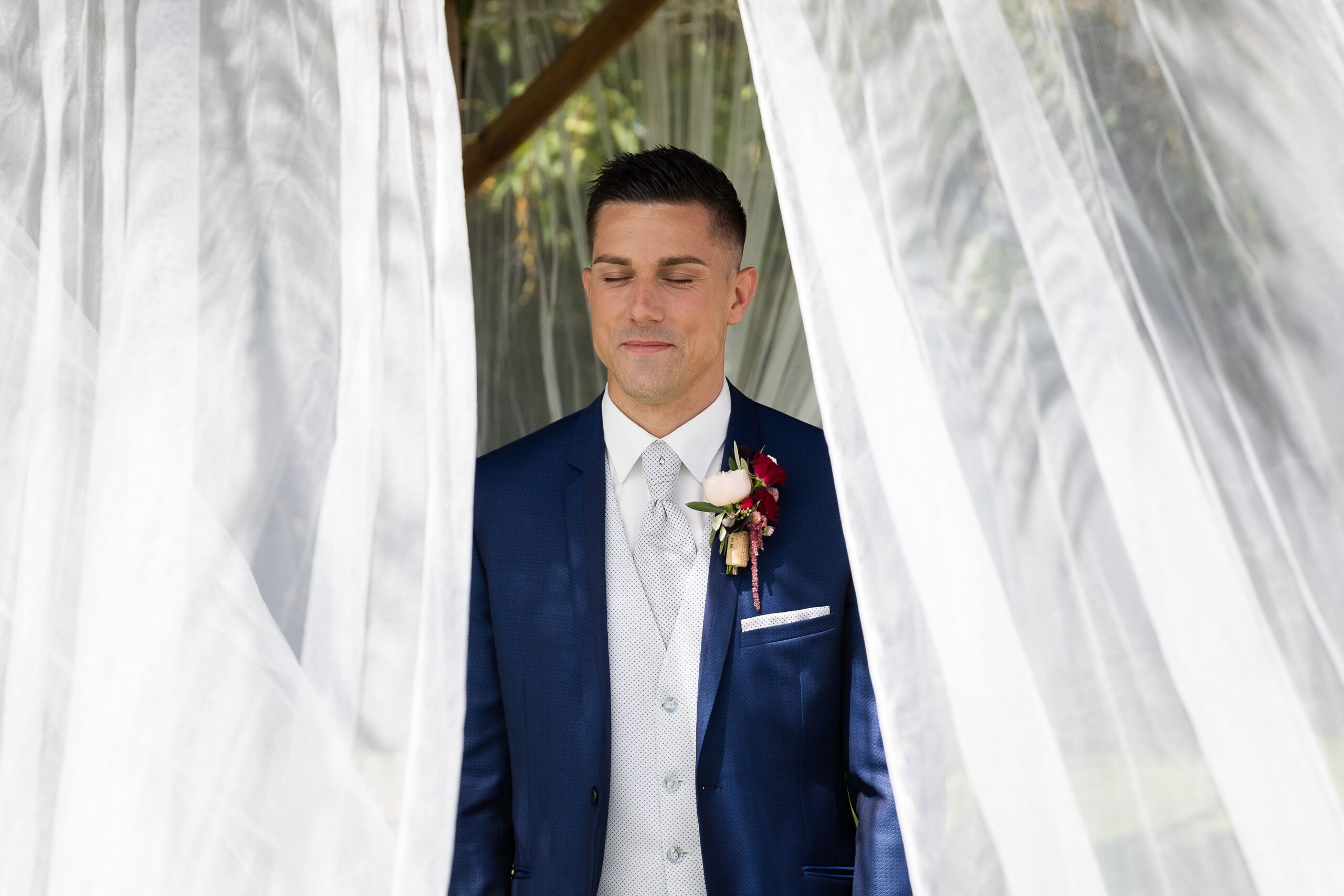 Quand le marié attend sa future femme