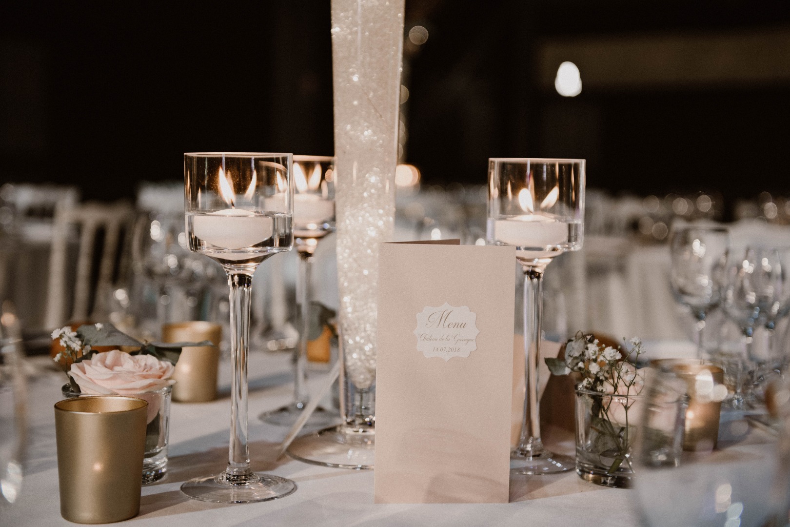 salle de déco avec bougies claires