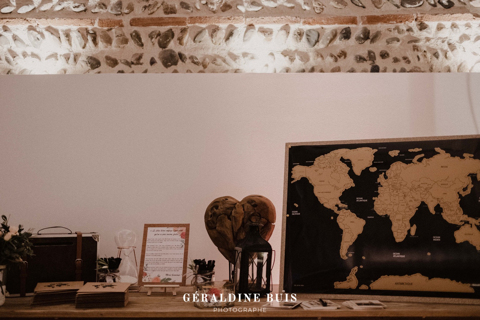 Table des dons fleur et valise La Dolce Vita Organisation de Mariages Toulouse