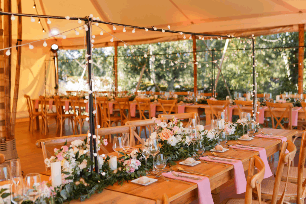 Table en bois et mini guinguette