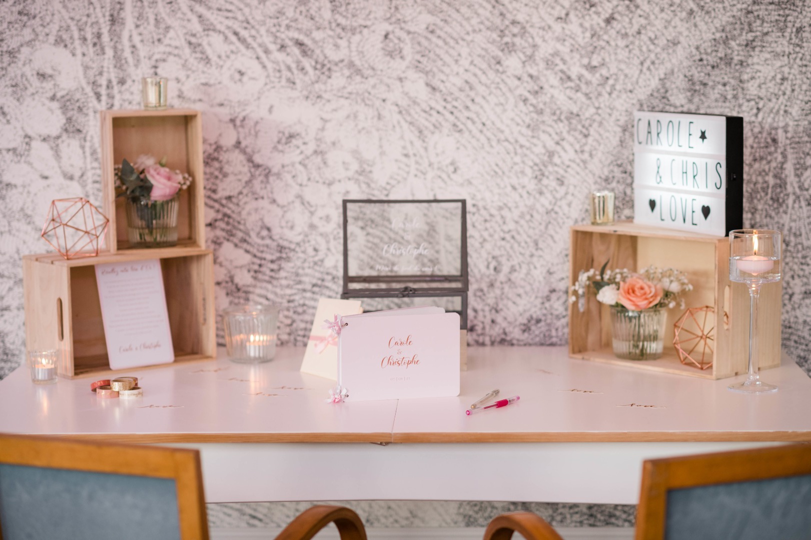 Table livre d’or et urne mariage.jpg