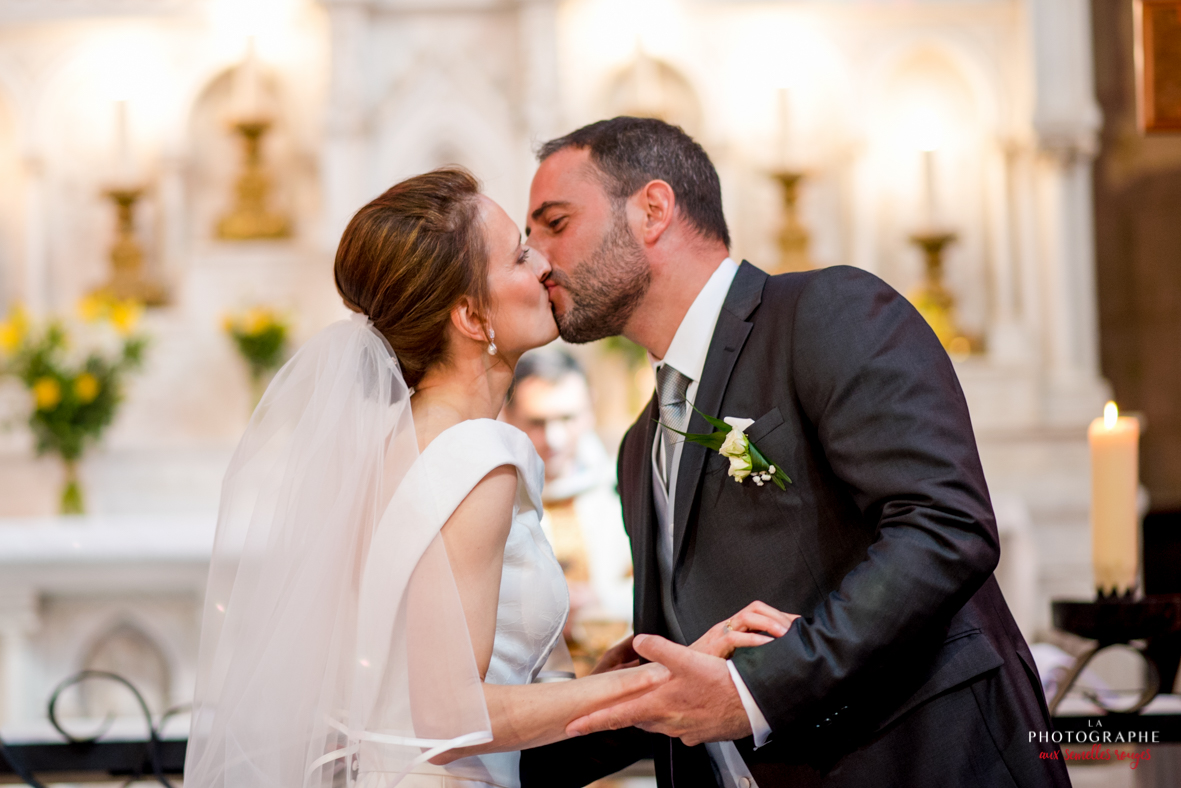 Vous pouvez embrasser la mariée