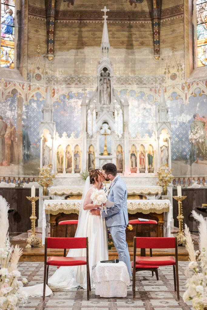 Vous pouvez embrasser la mariée