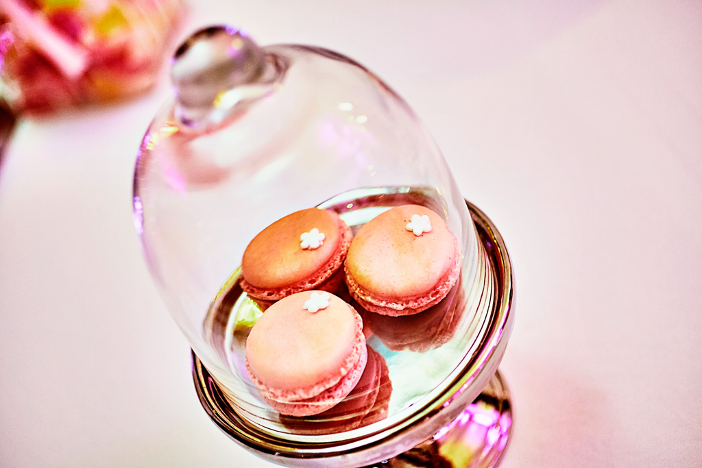 Wedding Cake macarons sous cloche